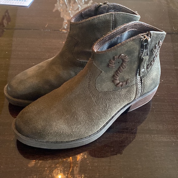 OTBT Booties - Picture 4 of 4